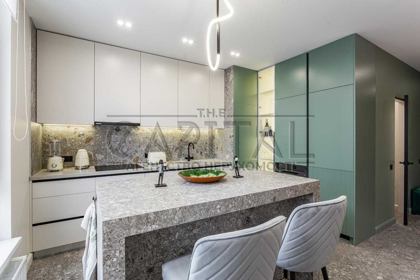 Designer 2-Room Apartment in Novopecherska Vezha Complex