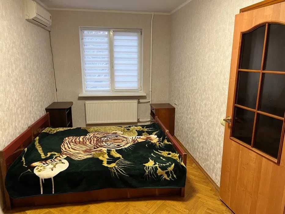 2-Bedroom Apartment Near Pecherska Metro