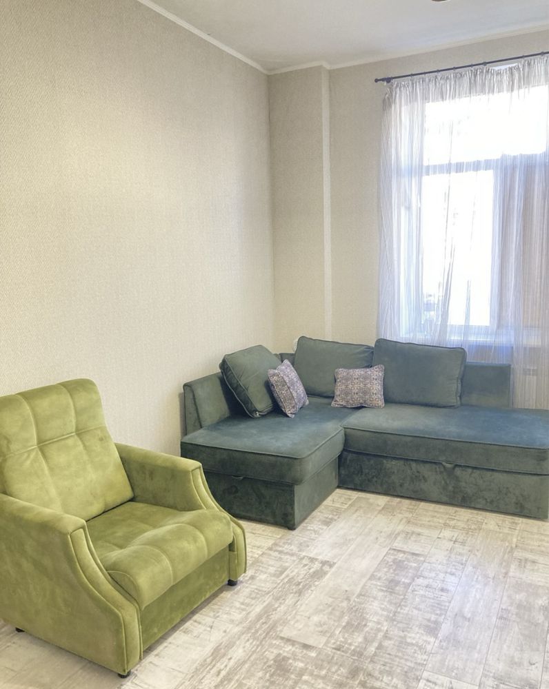 Modern 1-Bedroom Apartment Near Three Metro Stations