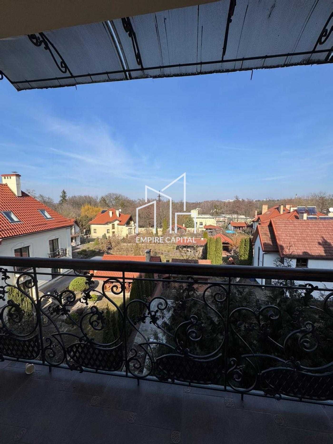 4-Room Apartment on Ternopilska Street - Comfortable and Spacious