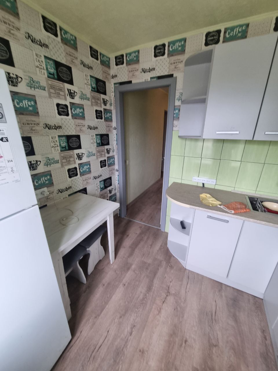 3-Room Apartment with Full Renovation, Warm and Bright
