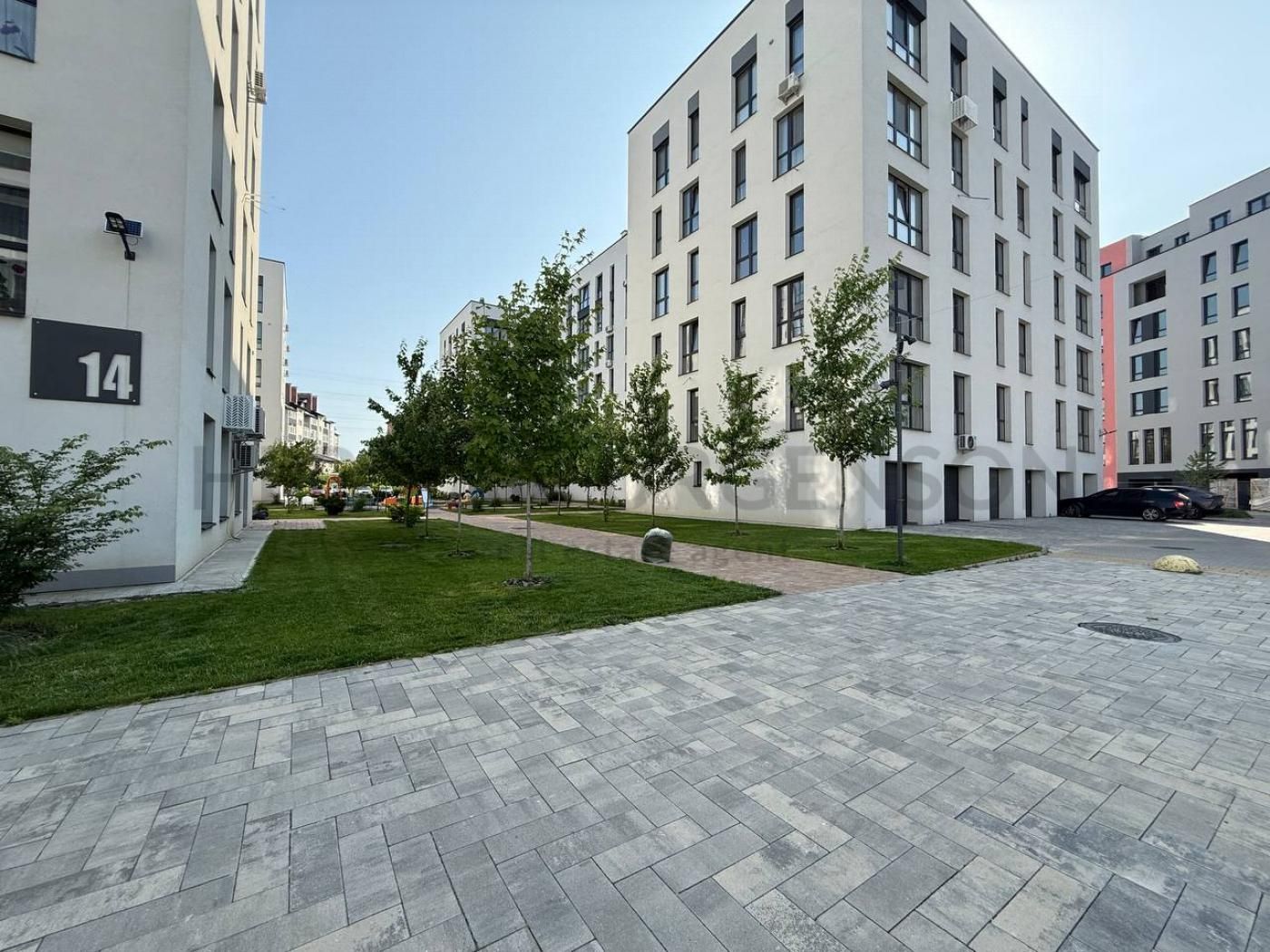 Spacious 1-Bedroom Apartment in Quadrat Complex with Modern Amenities