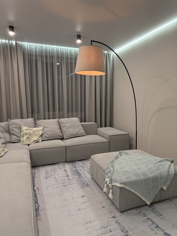 Stylish 2-Bedroom Apartment in Bahovutivskyi Complex