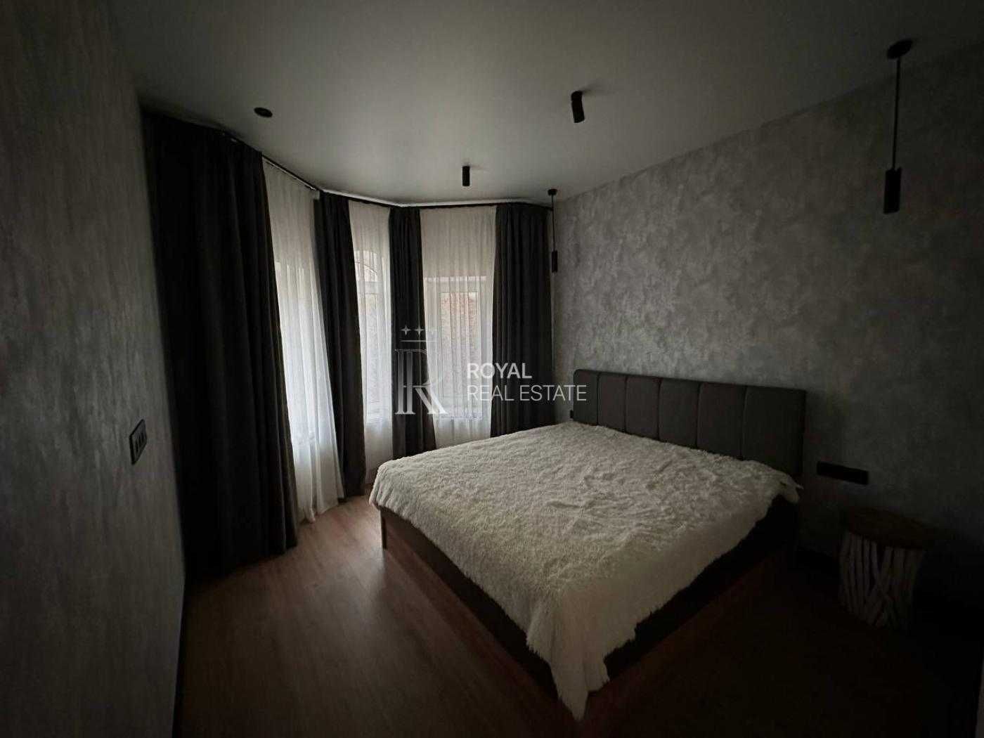 Modern 3-Room Apartment in Podol Grad Complex