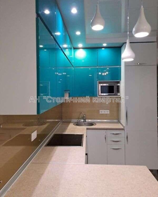 3-Bedroom Apartment in Silver Tower near Lukyanivska Metro