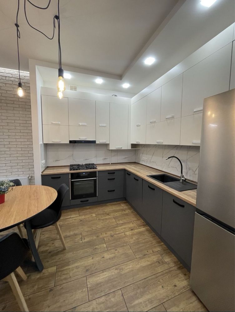 2-Bedroom Apartment with Designer Renovation