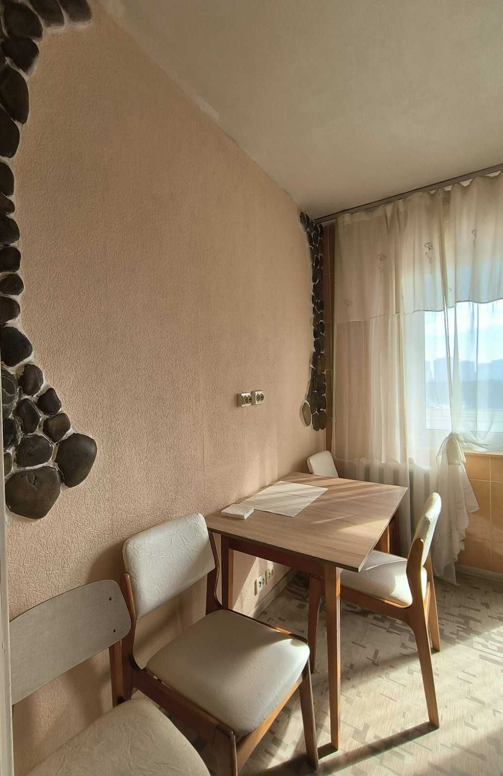 Renovated 42m² Apartment with Balcony Near Metro