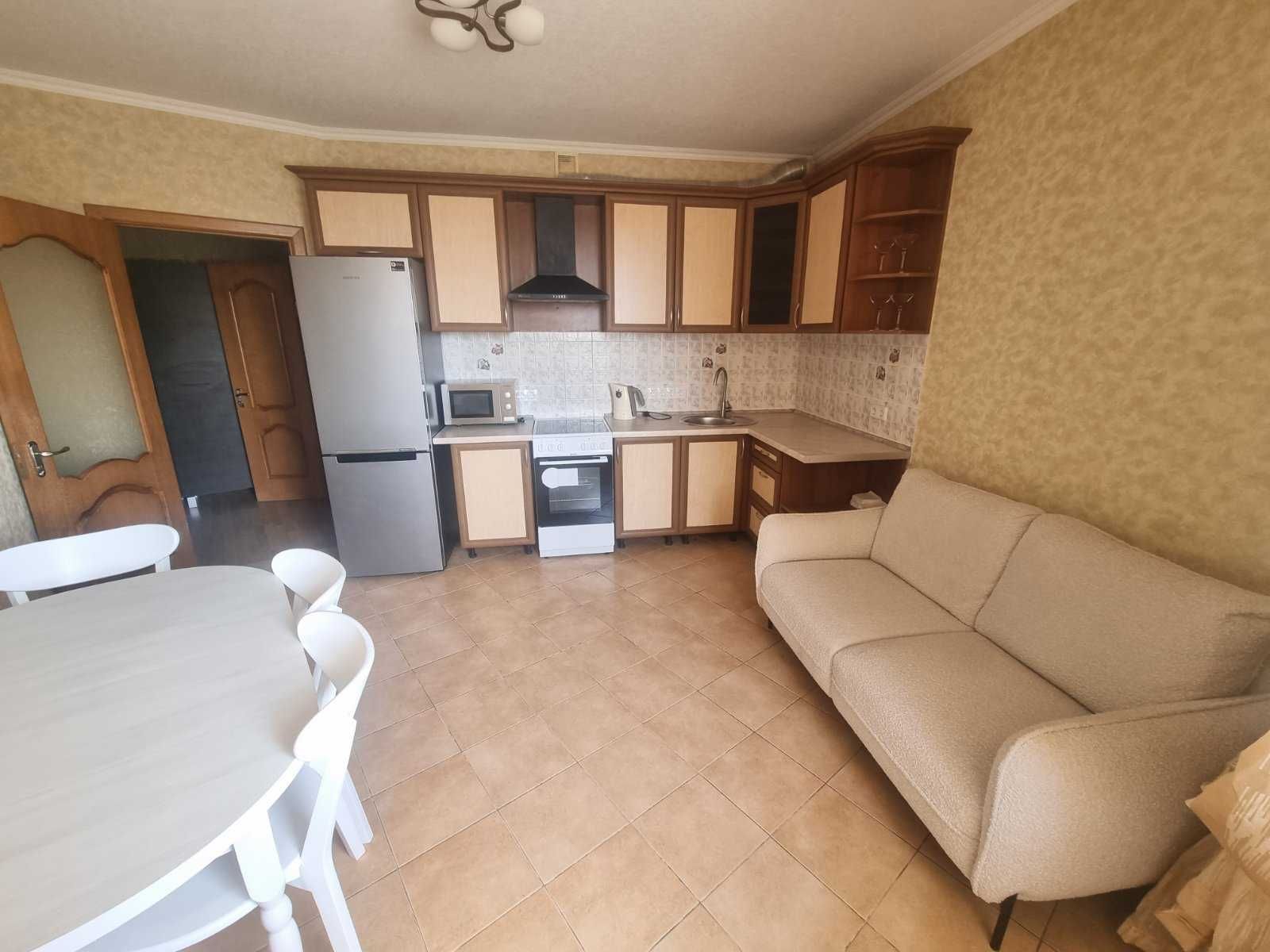 2-Room Separate Apartment on Sribnokilska Street with Euro Renovation