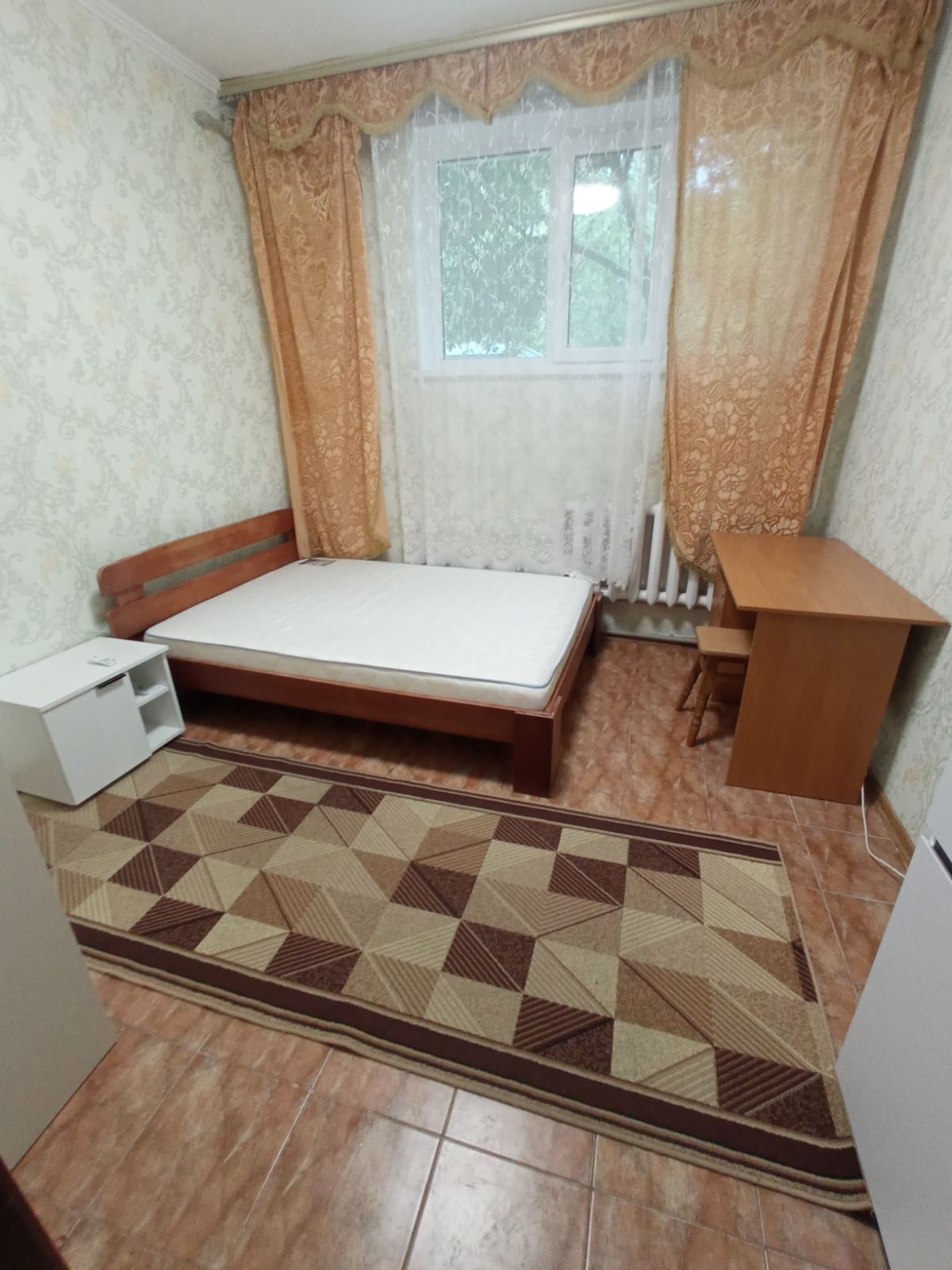 Cozy 1-room apartment near paper market in Borshchahivka
