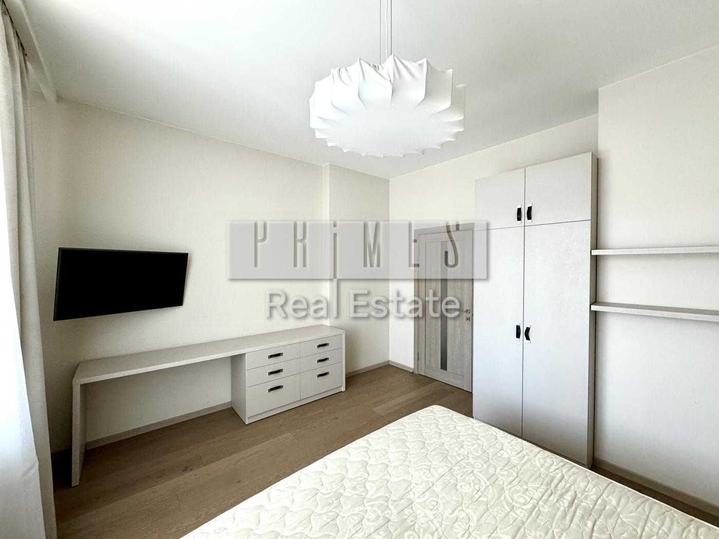 Modern 2-Room Apartment in Novopecherski Lipki Complex
