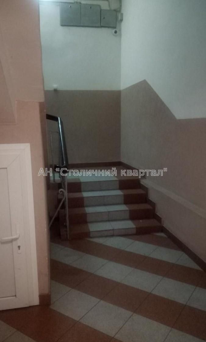 Comfortable 1-bedroom apartment near Beresteiska metro, fully equipped