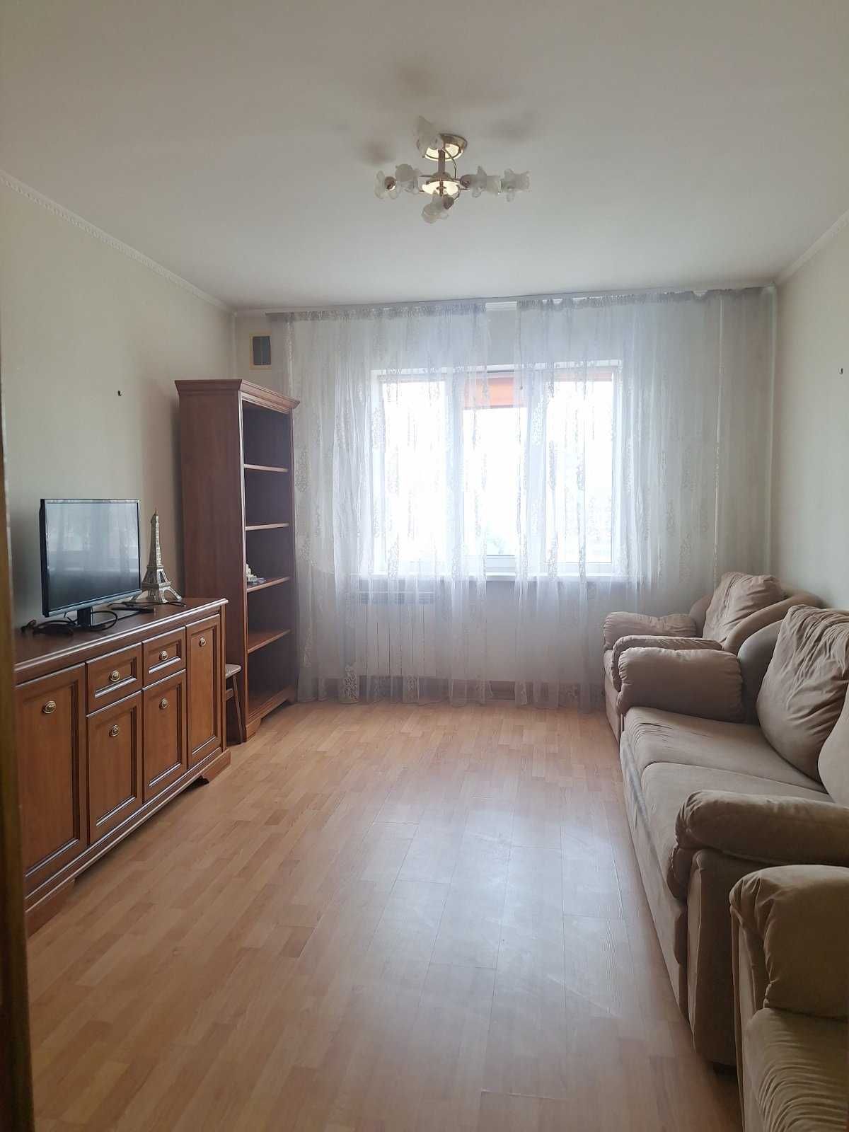 2-Room Apartment in Desnyanski District, Troieshchyna