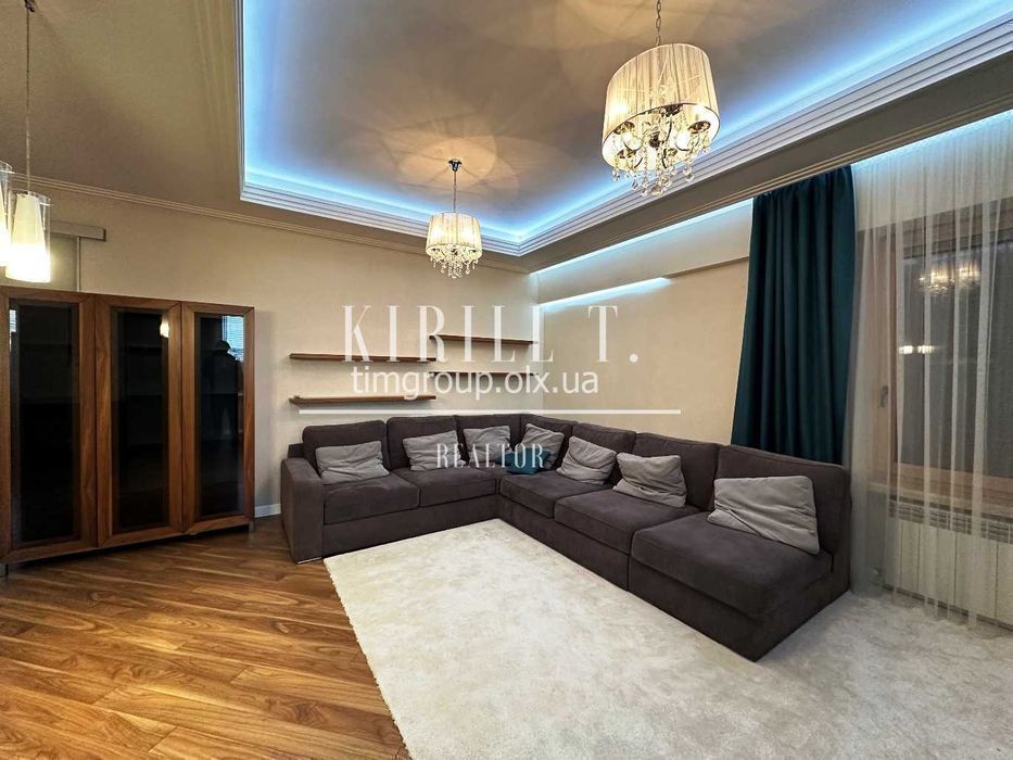 4-Room Apartment with River and City View in Residential Complex