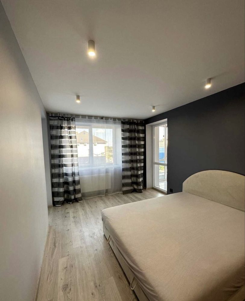 Spacious 2-Room Apartment with Designer Renovation and Panoramic Windows