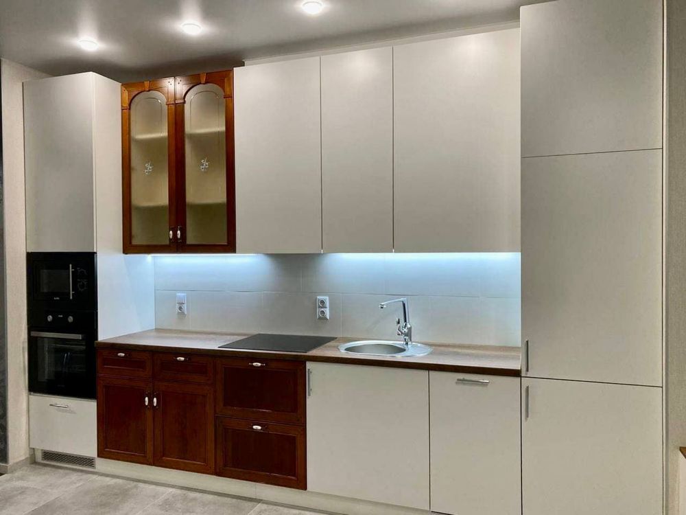 2-Room Apartment in Novodvoryansky Complex, Modern Design