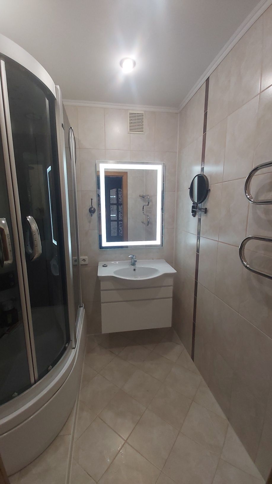 Spacious 3-Bedroom Apartment with Modern Kitchen Pasichna