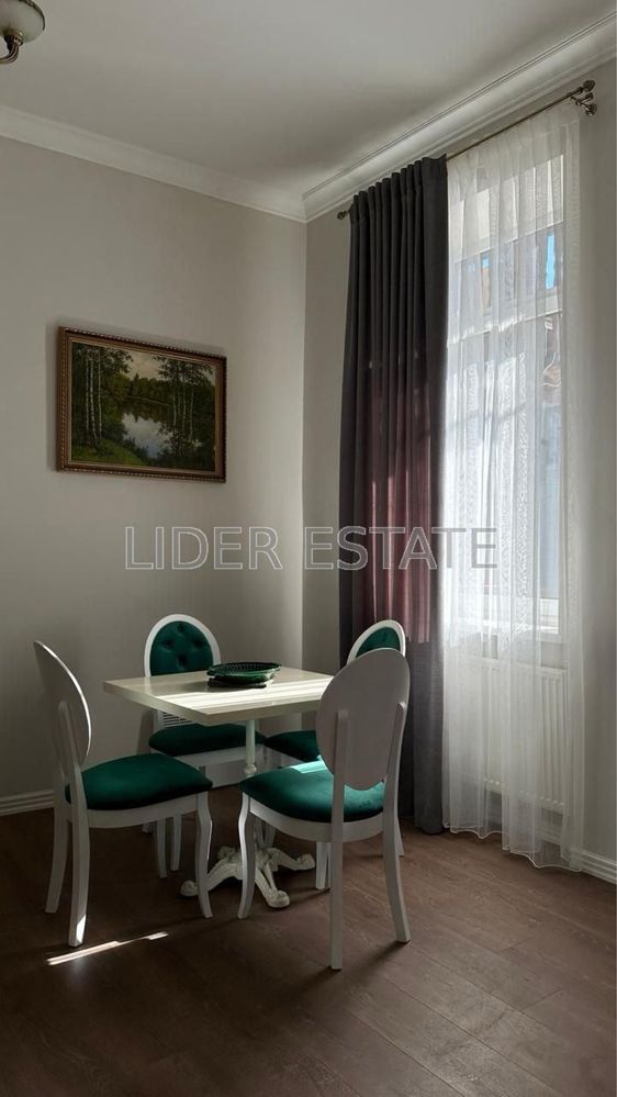 Two-level apartment in Uzhhorod city center with private courtyard