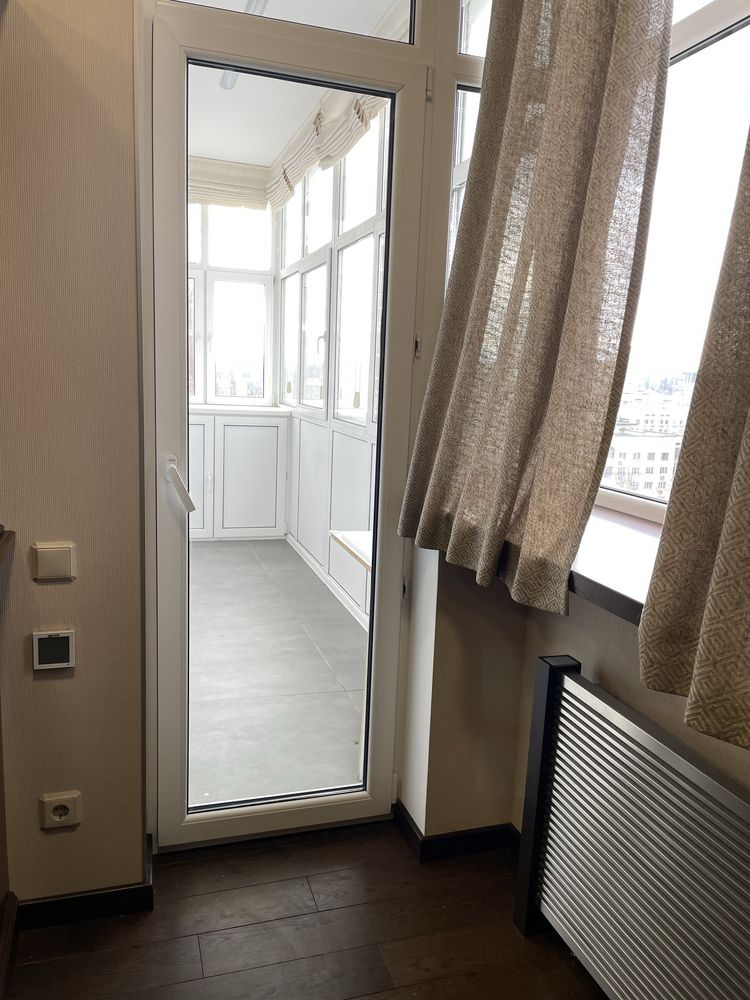 3-Room Apartment in French Quarter, Pechersk Center with Parking