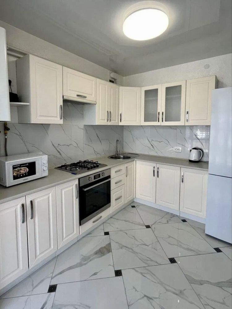 1-Bedroom Apartment in City Center with Euro Renovation