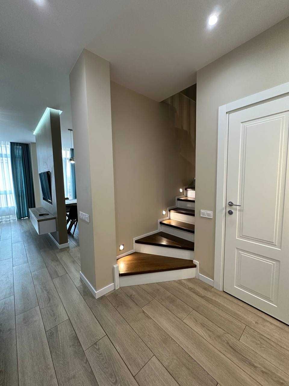 3-Level Apartment in Comfort Town with Modern Design and Full Amenities