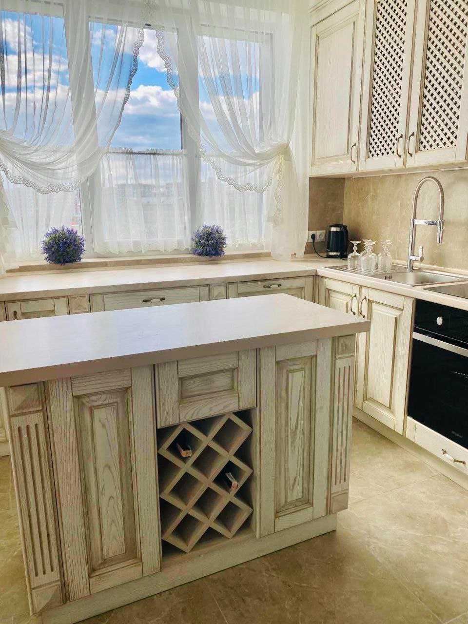 Luxury 3-room apartment with High Castle view near city center