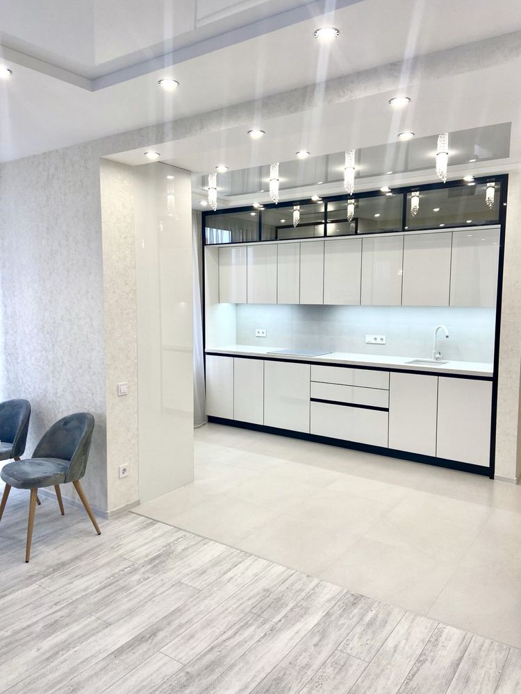 3-Room Apartment in Seven Residential Complex with Designer Renovation