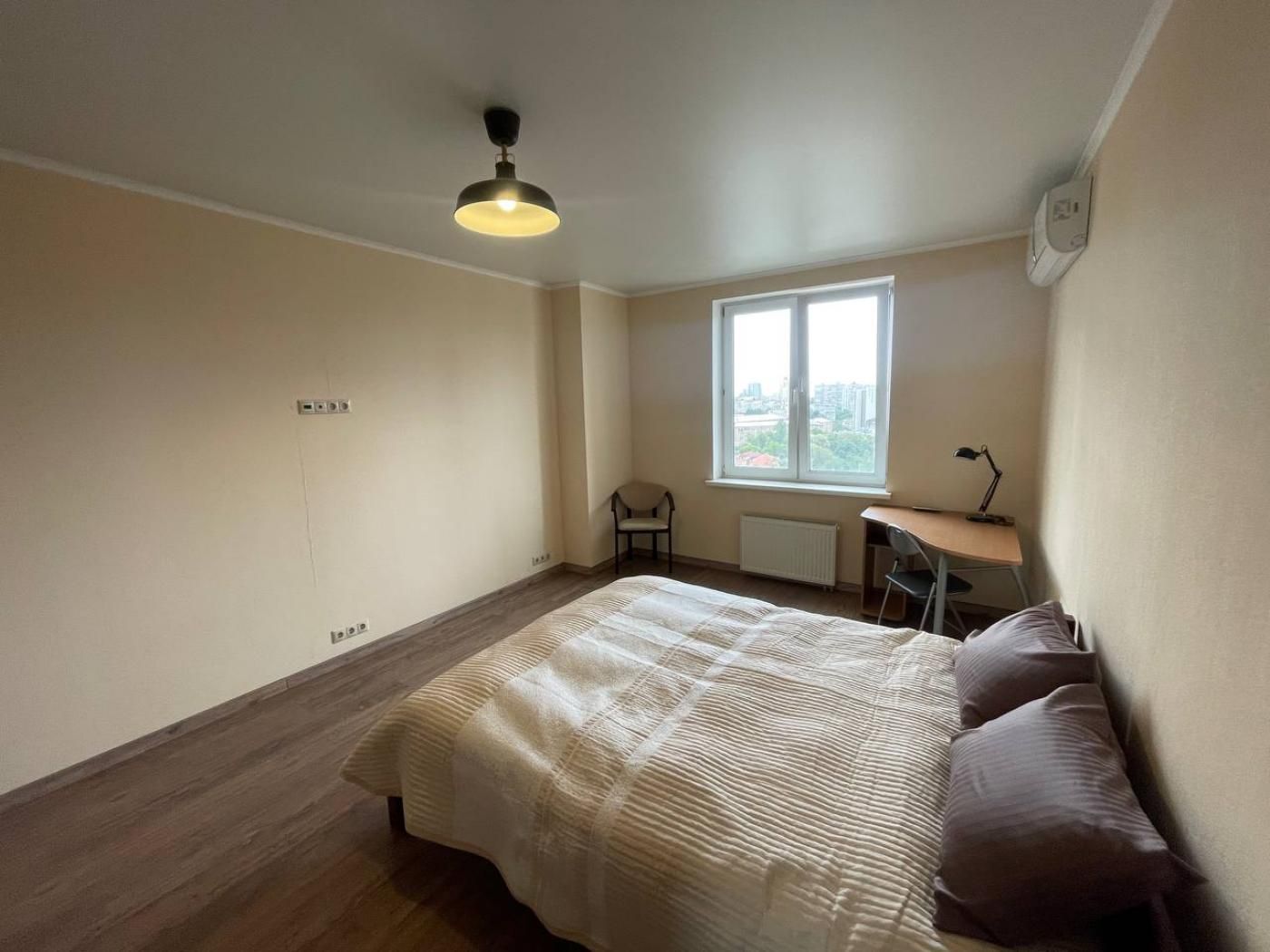 5-Room Apartment in Zlatoustovsky Complex near Lukyanivska Metro