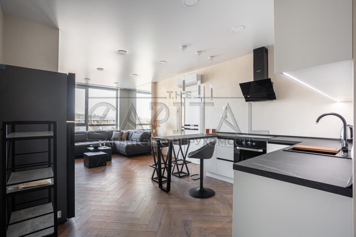 3-Room Stylish Apartment in GreatЖК Complex, Dniprovska Embankment