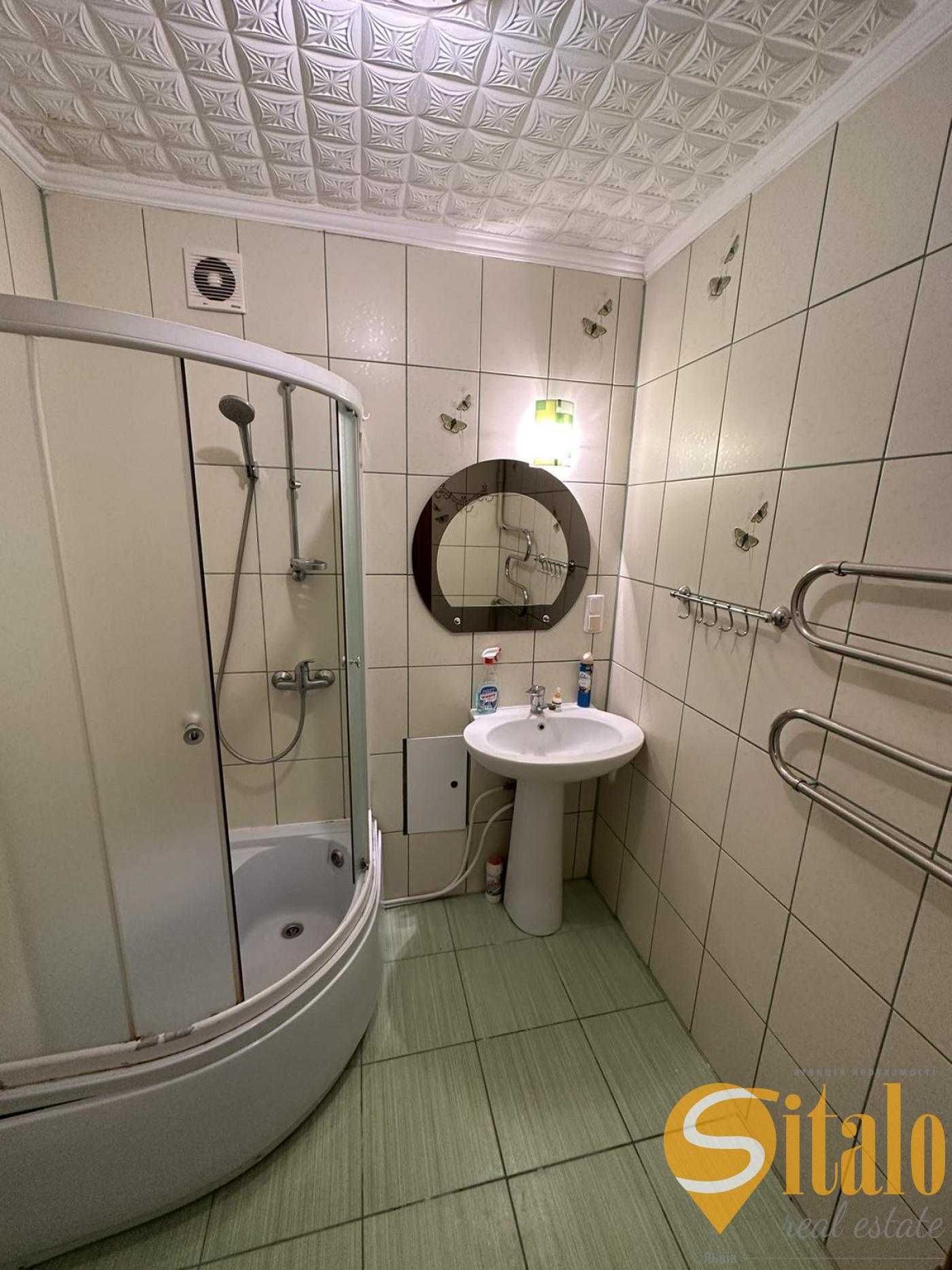 Cozy 1-Bedroom Apartment with Wardrobe and Balcony in Lviv