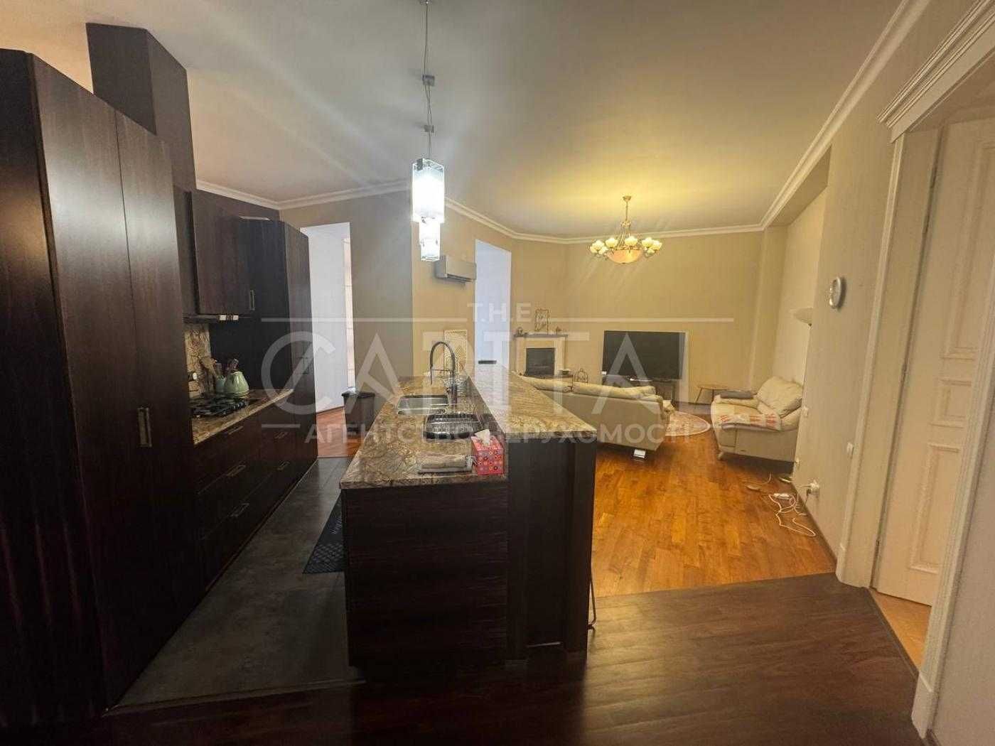 Stylish 3-Room Apartment in Kyiv City Center