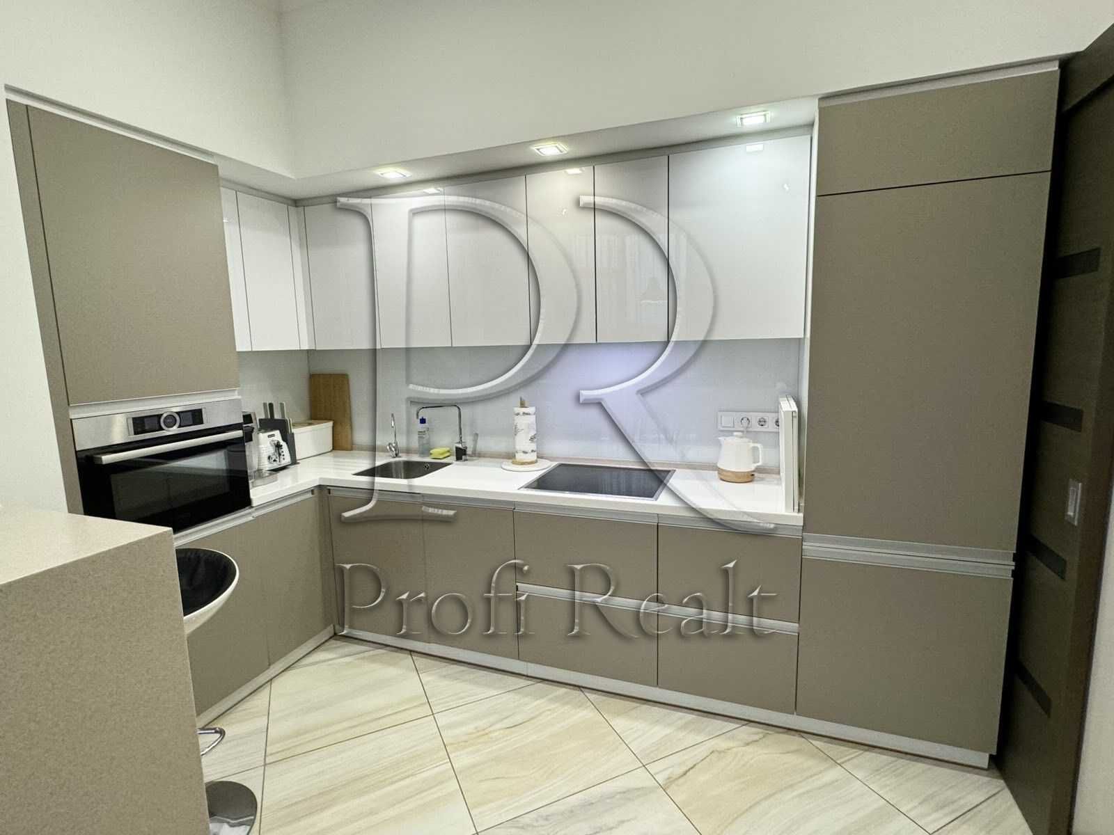 1-Bedroom Apartment in Novopechersky Yard Complex with Panoramic Windows