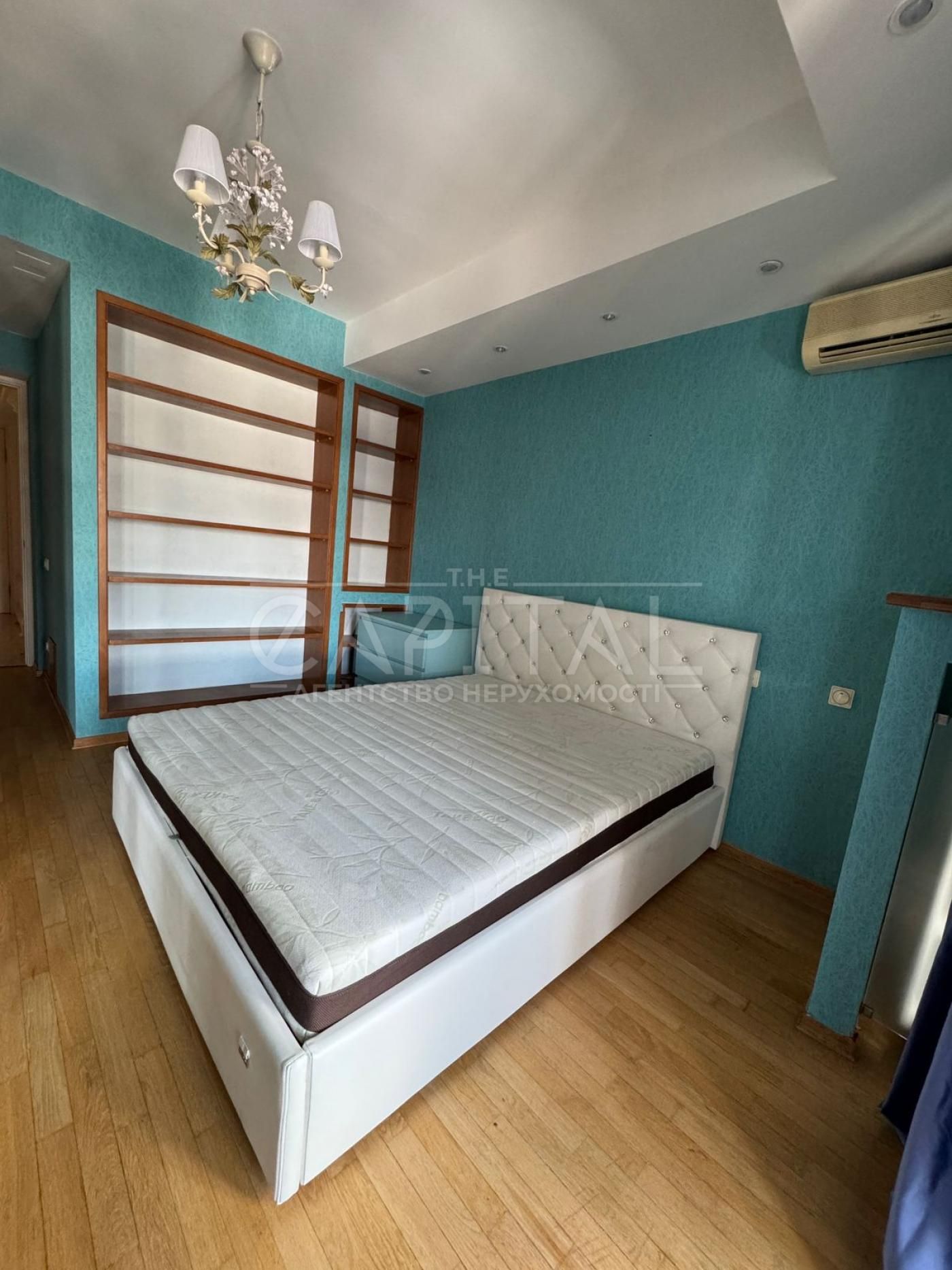 Spacious 5-Bedroom Duplex Apartment in Chorna Hora