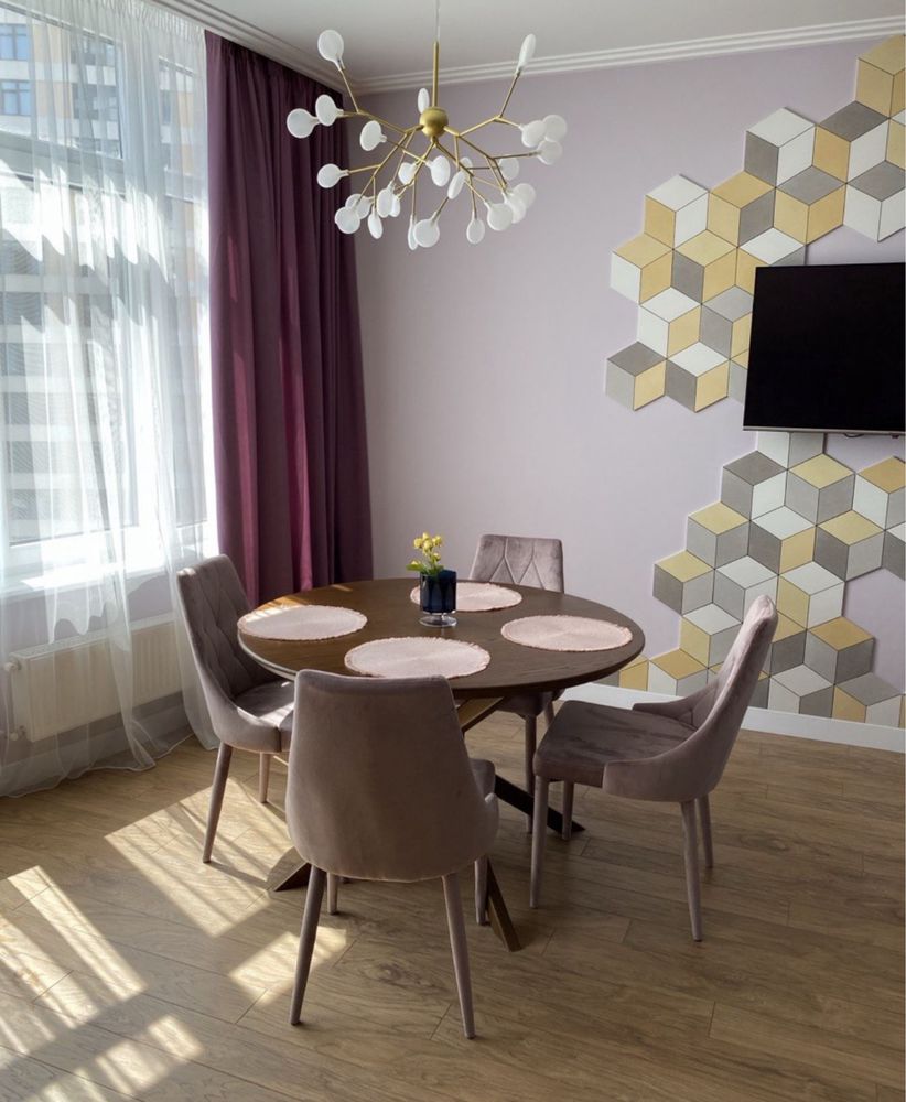 1-Bedroom Apartment on Kamaniyna Street, 44 Pearl Complex