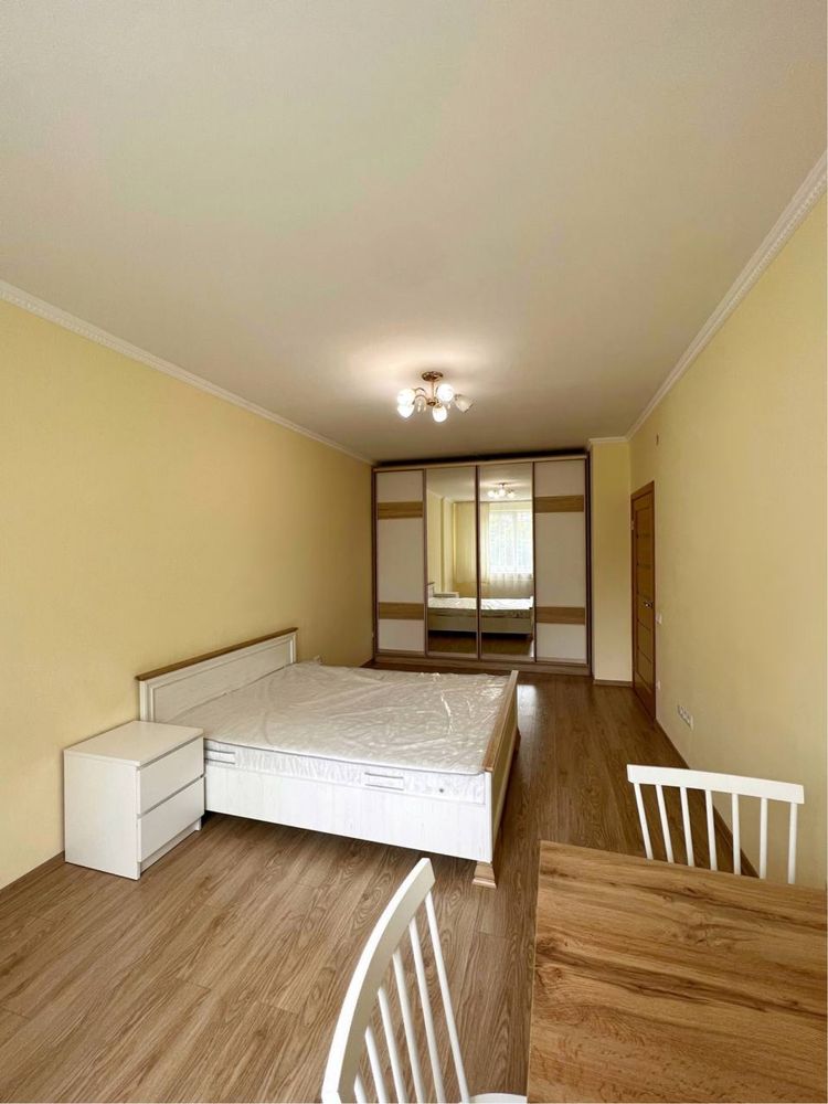 1-bedroom apartment in new building, central location, fully furnished