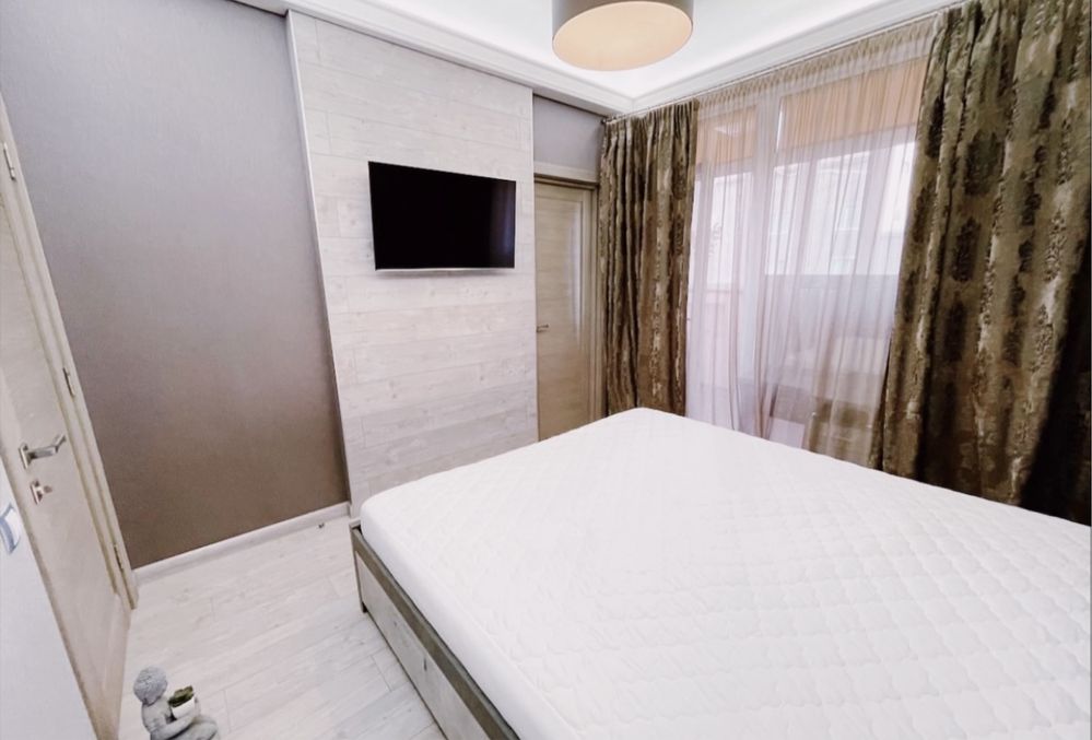 Luxurious 2-Room Apartment in City Center near Metro Stations