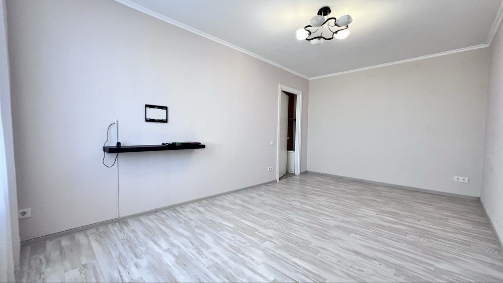 Cozy 2-Room Apartment in Obolon District with Balcony and City View