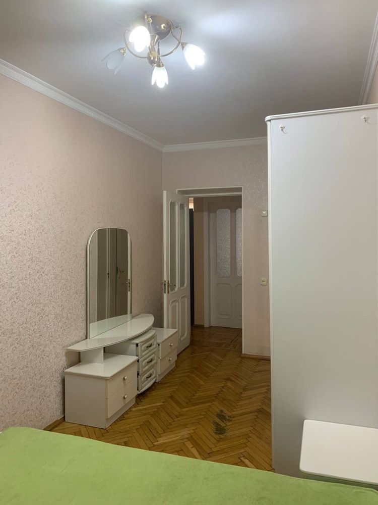 Renovated 3-Bedroom Apartment Near New Market