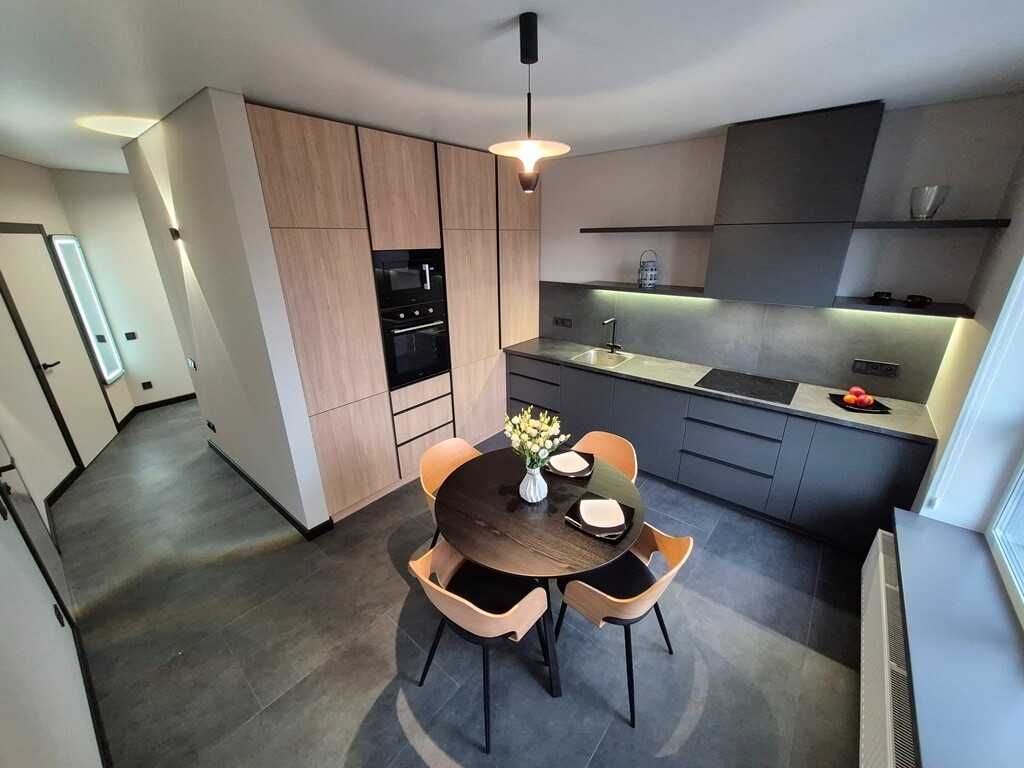 Modern 2-Bed Apartment with Panoramic Views
