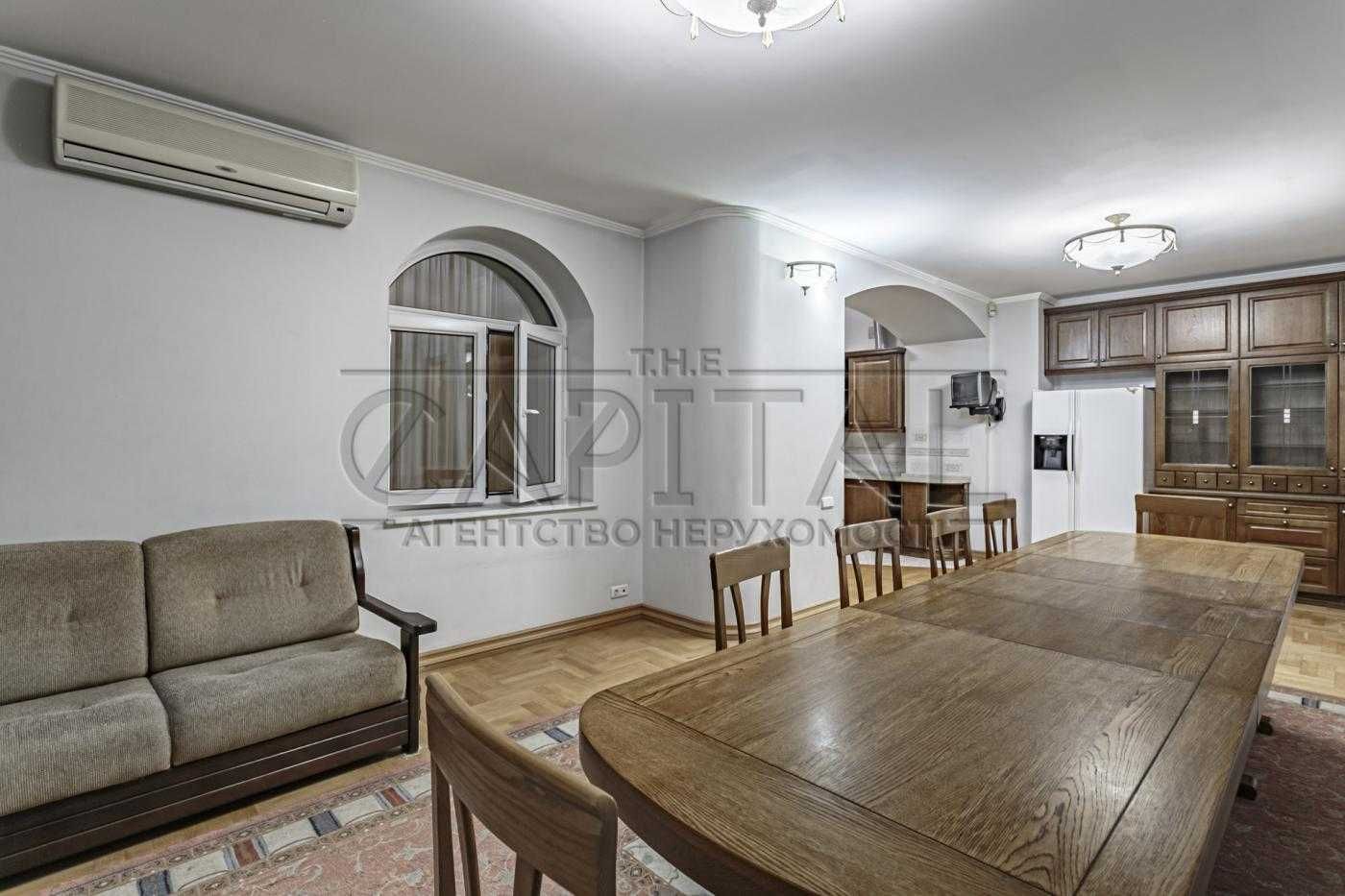 Spacious 4-Bedroom Apartment Near Olympic Metro Station