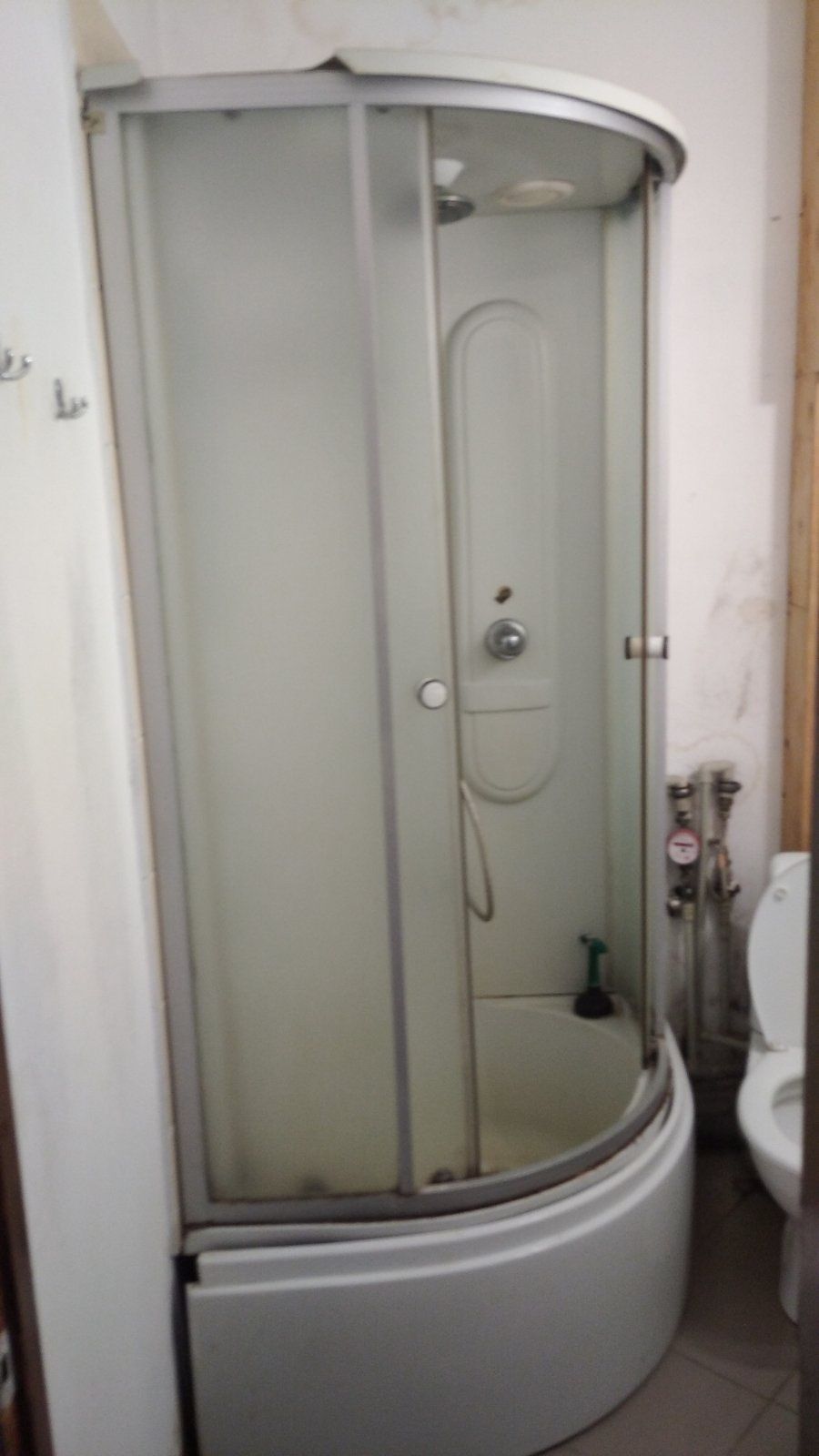 Modern Studio Apartment with Parking Near Metro