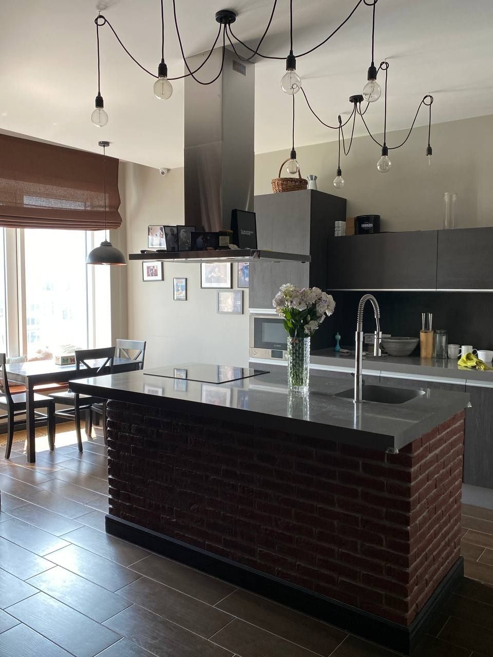 Spacious 3-Room Apartment with City and River View in Obolon Residential Complex