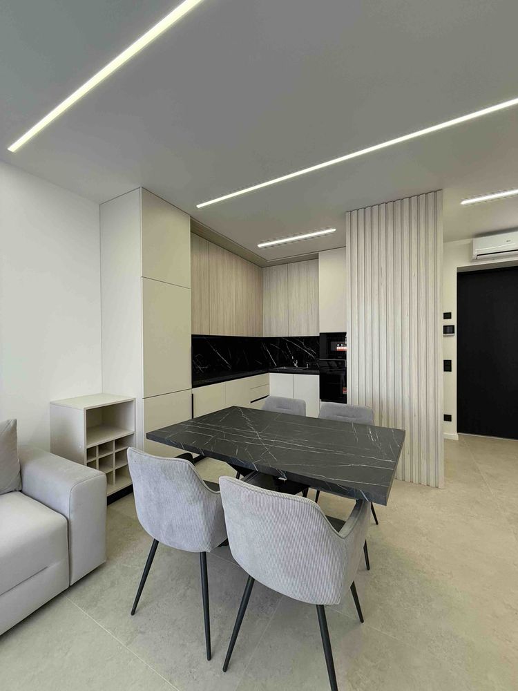 Modern Designer 1.5-Room Apartment in Premium Complex