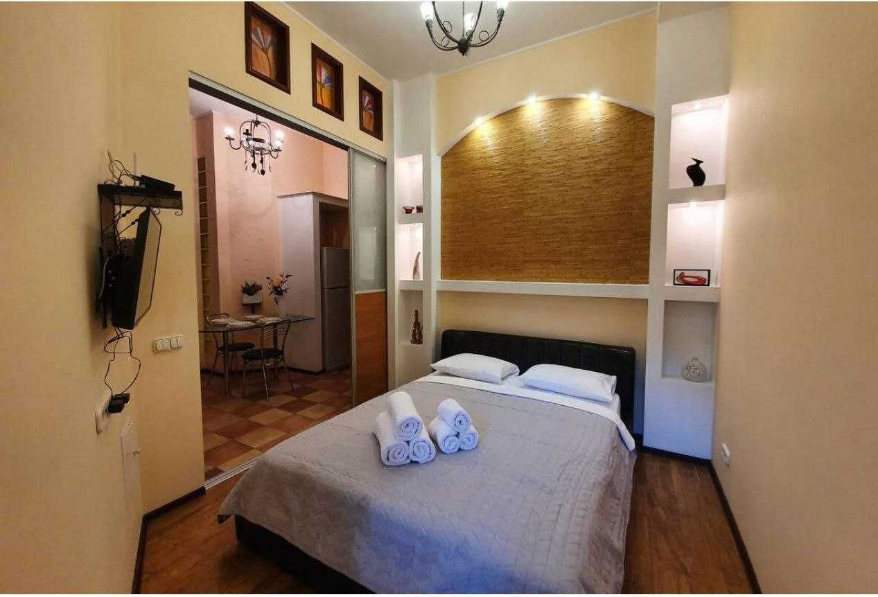 Renovated 2-Bedroom Apartment in Historic Building