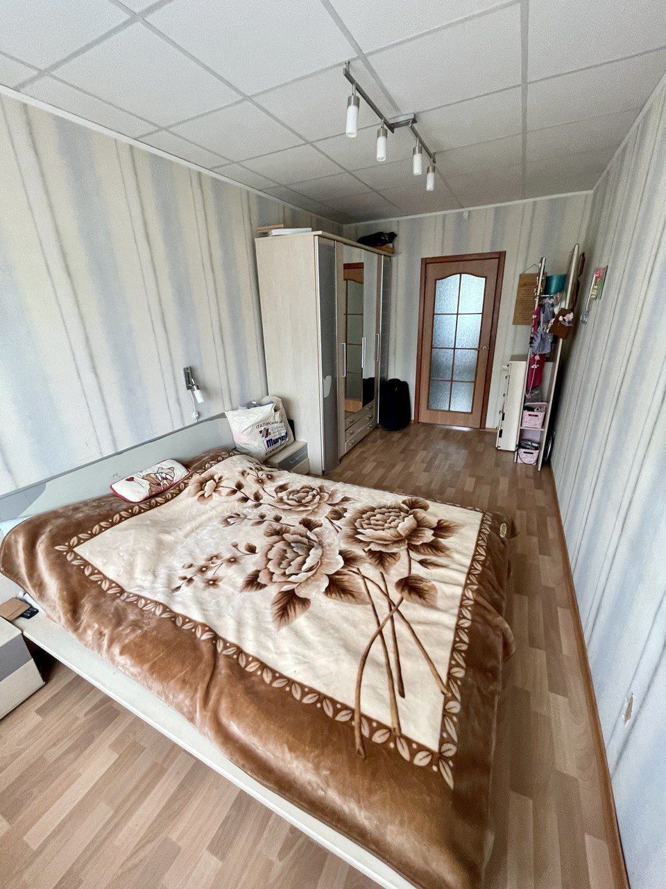 Cozy 2-room apartment near Pobeda, with modern renovation