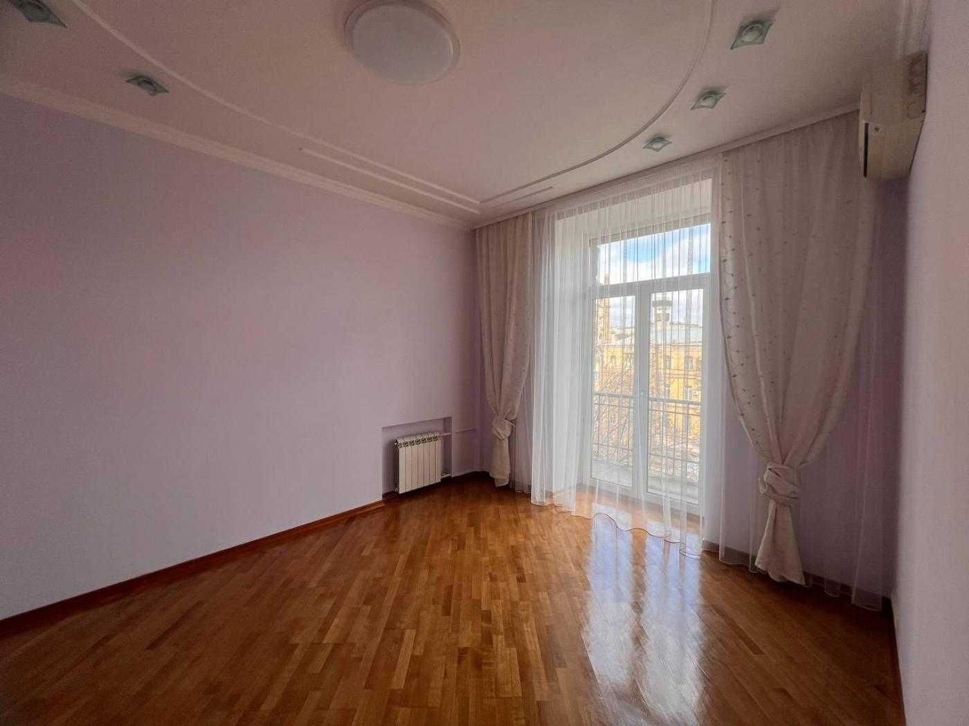 Spacious Apartment in Heart of Kyiv with Designer Renovation