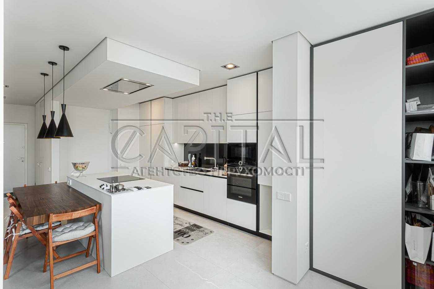 3-Bedroom Apartment in Novopecherska Vezha Complex with Premium Design