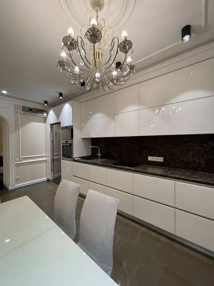 Spacious Luxury Apartment in Arcadia, Genoa 24 / Tenevaya Street