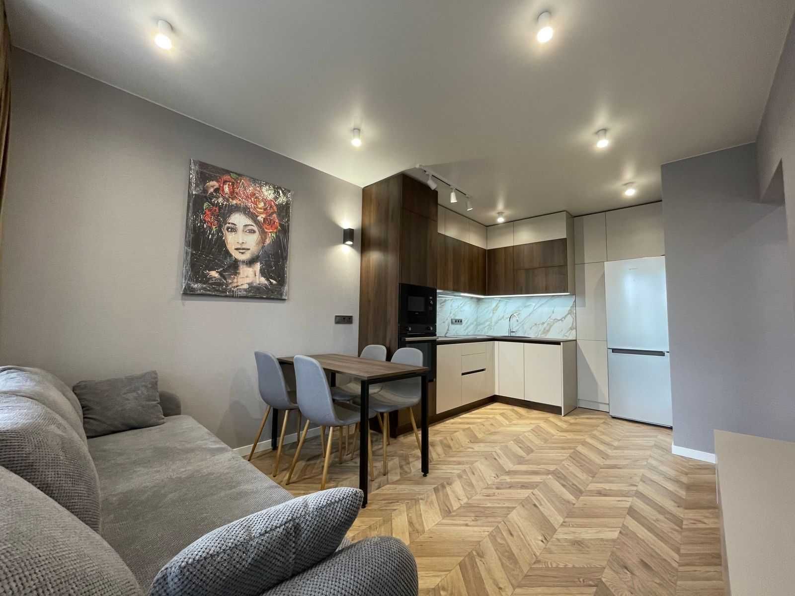 Modern Studio Apartment with Designer Renovation near Arkadia