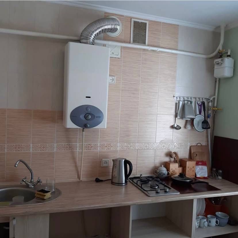 Чайка ауданындағы 1 бөлмелі пәтер, жиһаздары бар, ыңғайлы орналасу
