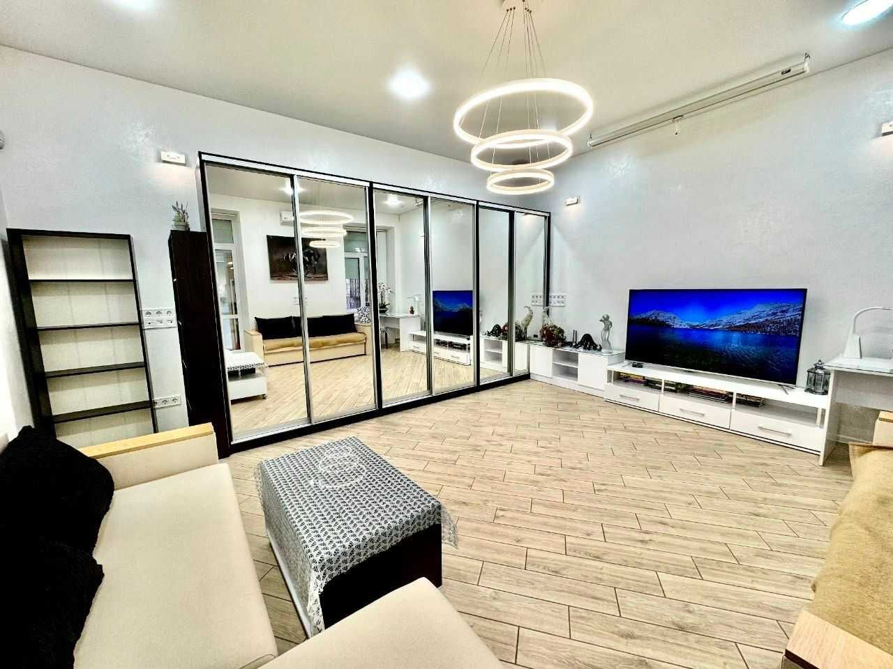 Stylish 2-Room Apartment in Kyiv City Center